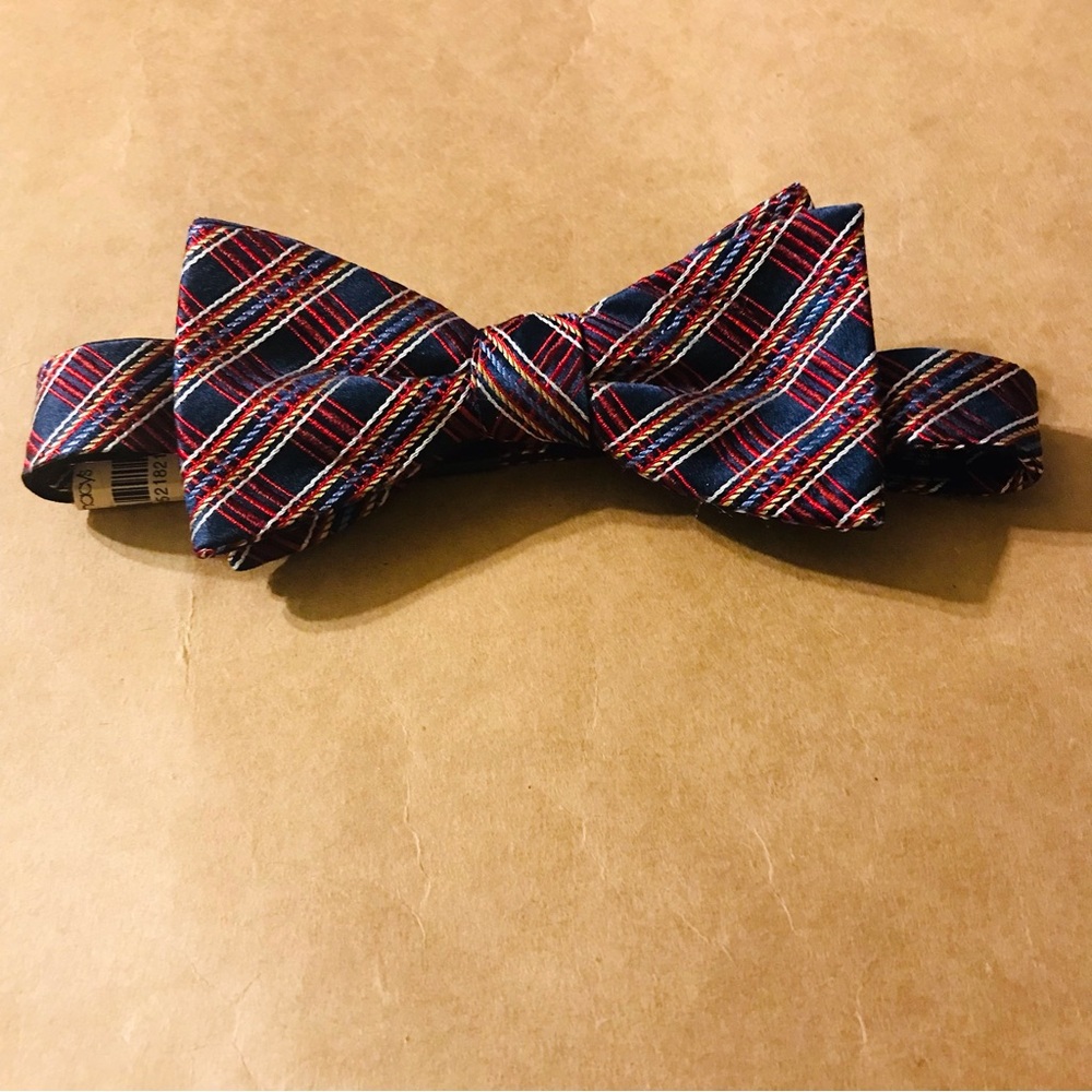 Countess Mara Mens Multicolored Plaid Adjustable Pre-tied Bow Tie, NWT 100 Silk